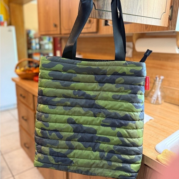 the Bump Camouflage Quilted Tote Bag Casual CYBER MONDAY $49 - Picture 2 of 4
